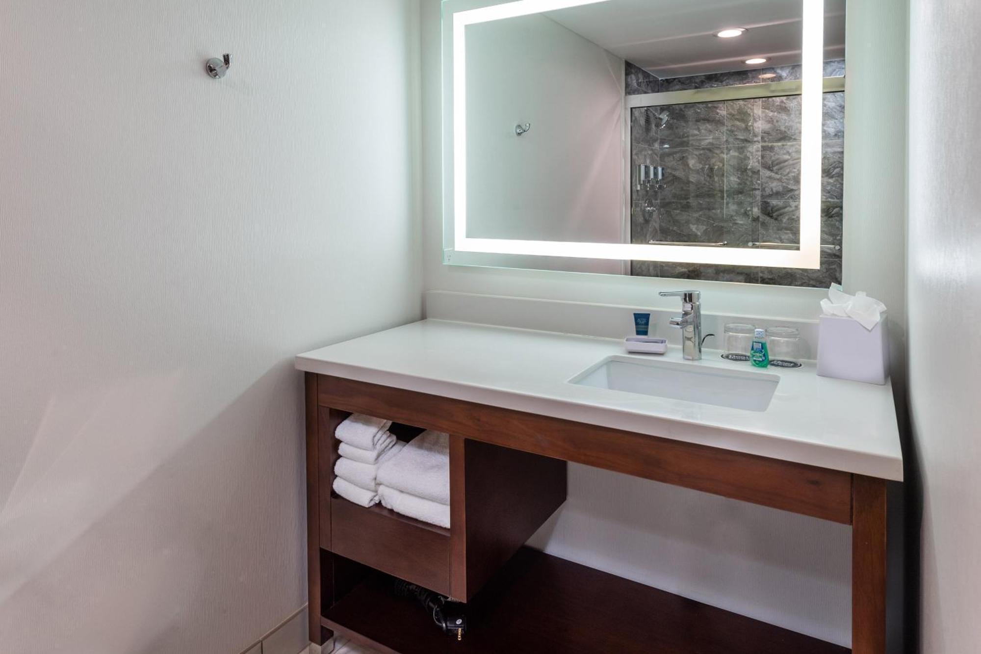 Four Points By Sheraton Atlanta Airport West College Park